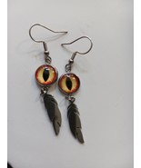 Pierced Earrings Silver tone  Cat  Eye Circle  feather shaped Dangle new - $12.17 CAD