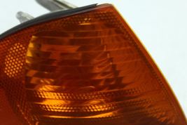 Passenger Corner/Park Light Park Lamp-turn Signal Fits 99-00 BMW 323i 72407 image 4