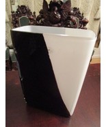 ALICJA POLAND CRYSTAL VASE WHITE AND BLACK 10 X 4 X 7&quot; - $1,951.94 MXN