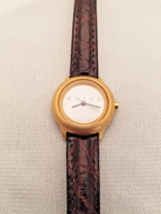 Guess: Watch women&#39;s Vintage 1991 Gold Dial: Black Band - £16.29 GBP