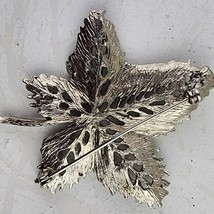Silvertone Leaf Pin Broach Autumn - $6.93