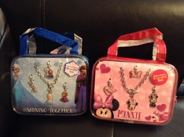 Disney Bracelet &amp; 4 Charms W Carry Case Pick Minnie Mouse or Frozen NWT - £15.64 GBP