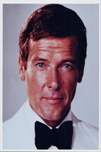 Roger Moore in white tuxedo as James Bond 8x10 photo Octopussy - £9.43 GBP