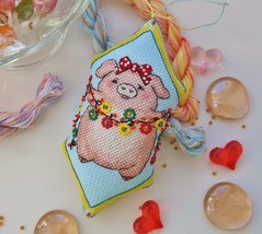 Mrs Pig Cross Stitch Biscornu pattern pdf, Toy Candy Embroidery Blackwor... - $4.99