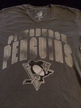 Pittsburgh Penguins Men&#39;s T-Shirt Gray V-Neck GIII By Carl Banks Size Small New - £19.77 GBP