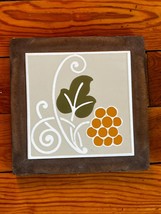 Made in Italy Light Green &amp; Orange Grapes Vine Ceramic Tile in Brown Plastic Fra - £11.94 GBP