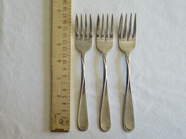 Lot of 3 Oneida Flight Reliance Stainless Salad Forks  6.7  6 3/4 &quot; Vietnam - £9.38 GBP