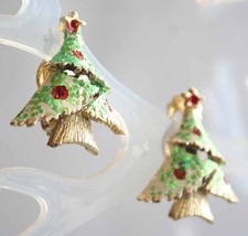 Festive Glittery Enamel Christmas Tree Gold-tone Clip Earrings 1960s vin... - $12.95