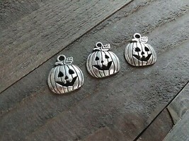 50 Jack o&#39;Lantern Charms Antiqued Silver Halloween Findings Pumpkin Pend... - £14.68 GBP