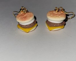 Egg Sausage Muffin Sandwich Earring Gold Tone Wire Cheese Breakfast Charm - £6.79 GBP