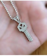 2Ct Rund Geschliffen Künstlicher Diamant Herren Schlüssel Anhänger 14K V... - $180.28