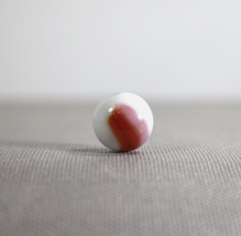 Vintage Akro Agate Hero Patch Shooter Marble Red White 5/8in Diameter - £7.16 GBP