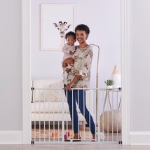 Regalo 1185 DS Baby Easy Open Doorway Gate White - $788.73 MXN