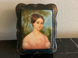 Fedoskino Russian Finely Hand Painted Woman Portrait Black Lacquer Box - $99.00
