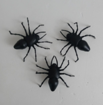 1995 Goosebumps Shrieks and Spiders Replacement Part 3 Plastic Spiders - £3.86 GBP