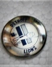 NFL pinback  from the 60s   Detroit LIONS 7/8&quot; - £9.43 GBP