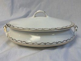 Vintage Homer Laughlin Covered Oval Vegetable Bowl Gold Trim - £16.79 GBP