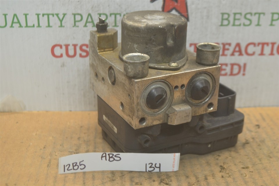 2005-06 Toyota Matrix ABS AntiLock Brake Pump Control 4451001090 Module ... - $104.95