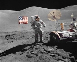 NASA Apollo 17 Astronaut Eugene Cernan walks on the moon New 8x10 Photo - £6.89 GBP