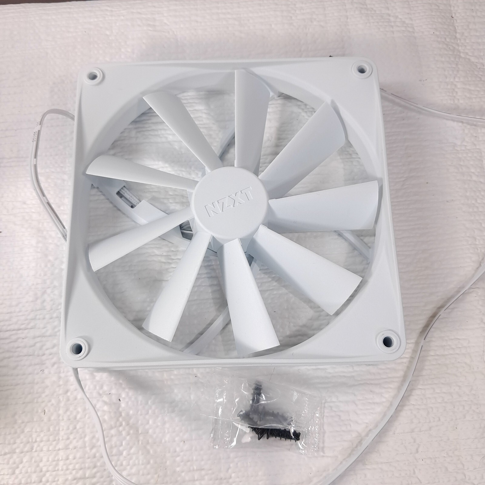 NZXT airflow fan model rf-q14cr-w1 white F140Q 140mm case fan 3-pin CPU ... - $11.00