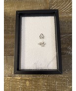 Small Unbranded Shadowbox (cracked Glass) - $304.99 MXN