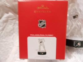 Hallmark Keepsake &quot;Philadelphia Flyers&quot; 2021 NEW Light Clear Ornament w/... - $259.22 MXN