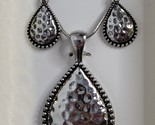 Gorgeous Hammered Metal Teardrop Pendant Necklace and Earrings Set 18&quot; C... - $14.99