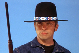 Tom Laughlin in Billy Jack with shotgun 18x24 Poster - £18.95 GBP