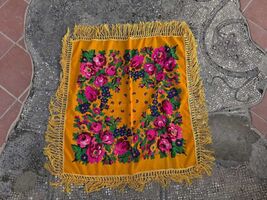 Retro floral headscarf, vintage collectible Eastern European woolen shaw... - $25.00
