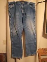48B Wrangler George Strait Men&#39;s Size 42x30 Cowboy Cut Collection jeans - £11.35 GBP