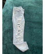 Rue 21 Womans Jeans Light Wash Distressed  Denim Mid Rise Jegging Size 12 - $275.88 MXN Rue 21 Womans Jeans Light Wash Distressed  Denim Mid Rise Jegging Size 12 - $275.88 MXN