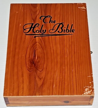 Holy Bible Wooden Presentation Case Box and The Prince of Peace Edition Bible - £15.68 GBP