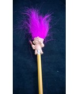 Troll Holding Mirror Pencil Topper with Fuschia Hair on Pencil - €6,13 EUR
