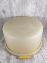 Vintage Tupperware 12&quot; Harvest Gold Cake Taker &amp; Lid # 1256 # 1257 - $12.86