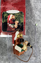 Vintage Hallmark Keepsake Chatty Chipmunk Christmas Ornament in Box 1998 - £7.00 GBP