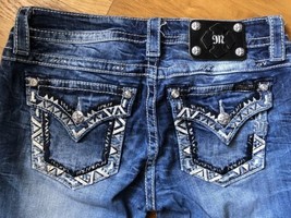 Miss Me Women&#39;s Size 28 Blue Denim Mid Rise Cuffed Capri Jeans - £19.18 GBP