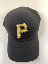 New Era Pittsburgh Pirates Hat Med/Large FlexFit 39Thirty Black - $12.86