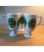 Vintage 70s Graphic Flower pedestal mug- set of 3 - $561.60 MXN