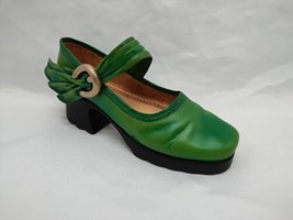 1999 Just The Right Shoe Green Treads Figurine - £19.45 GBP