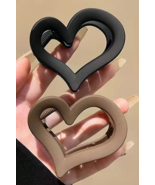 Black Simple Frosted Heart Shaped Hair Claw Clip - $35.24 MXN