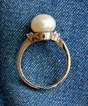 Elegant Large Cultured Pearl &amp; Crystal Rhinestone Silver-tone Ring 1960s... - £23.94 GBP