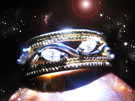 HAUNTED RING QUEEN OF DIAMONDS REGAL WEALTH ATTRACTION MAGICK HIGHEST LIGHT image 2