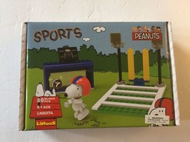 NEW Peanuts Sports Snoopy Football Building Set - 80 Pieces - £21.37 GBP