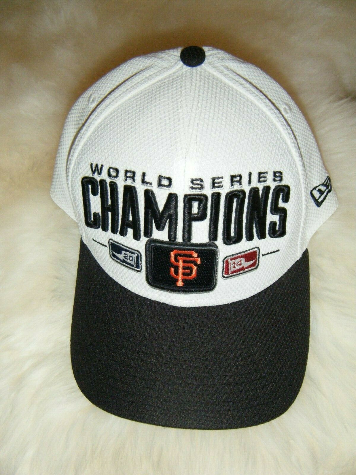 Primary image for WORLD SERIES CHAMPIONS 2014 San Francisco Giants Baseball Cap Hat M/L New Era