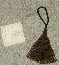 New With Tags Two&#39;s Company Brown Tassles 7 Inch Long Beaded Hand Made - $184.10 MXN