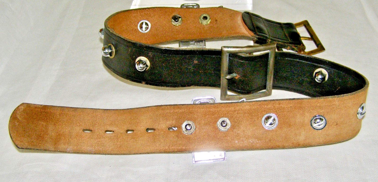 VINT. HEAVY COWHIDE LEATHER BELT+RED ‘V-8’ EMBLEM HOOD ORNAMENTS-CUSTOM-Sz.30/32 Item image 12