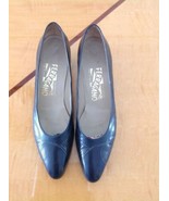 EUC VTG Salvatore Ferragamo Blue Punched Leather Pattern Pump SZ 7 1/2 AAAA - £30.15 GBP