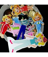 Rare vintage 50 piece magnetic doll set with clothes. Hours of fun! - $1,082.25 MXN