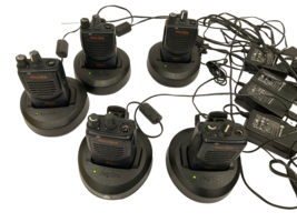 Lot of 5 Motorola BPR40 Two Way Radio with 5 Chargers AAH84RCS8AA1AN Tested A5 - £235.07 GBP