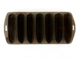 Vintage Cast Iron 7-Ear Cornbread /Sticks /Muffin Pan - Oval Ends - £10.74 GBP